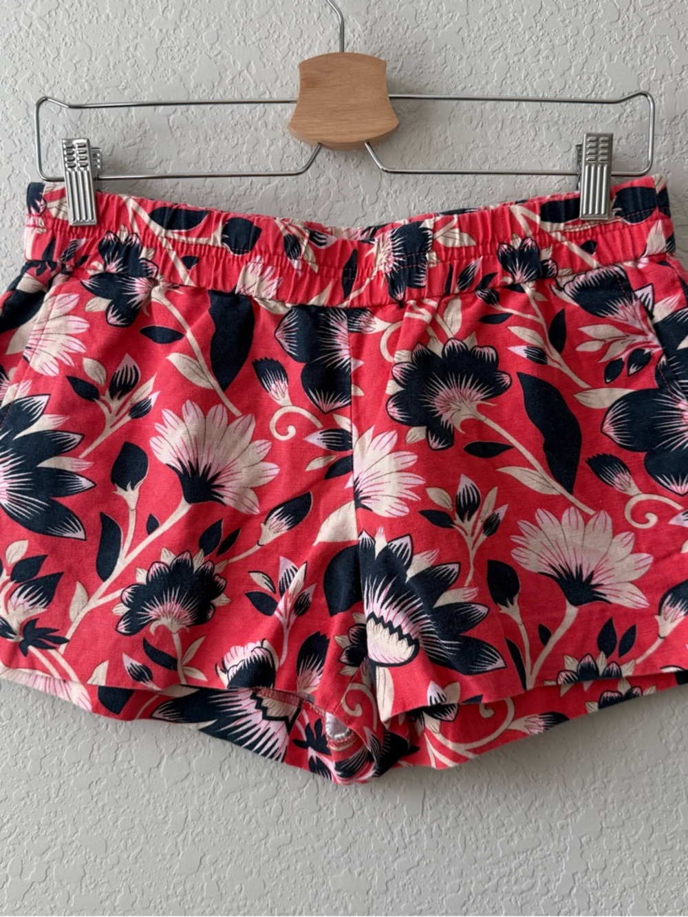 Women's Coral Floral Linen and Cotton‎ Elastic-Waist Shorts